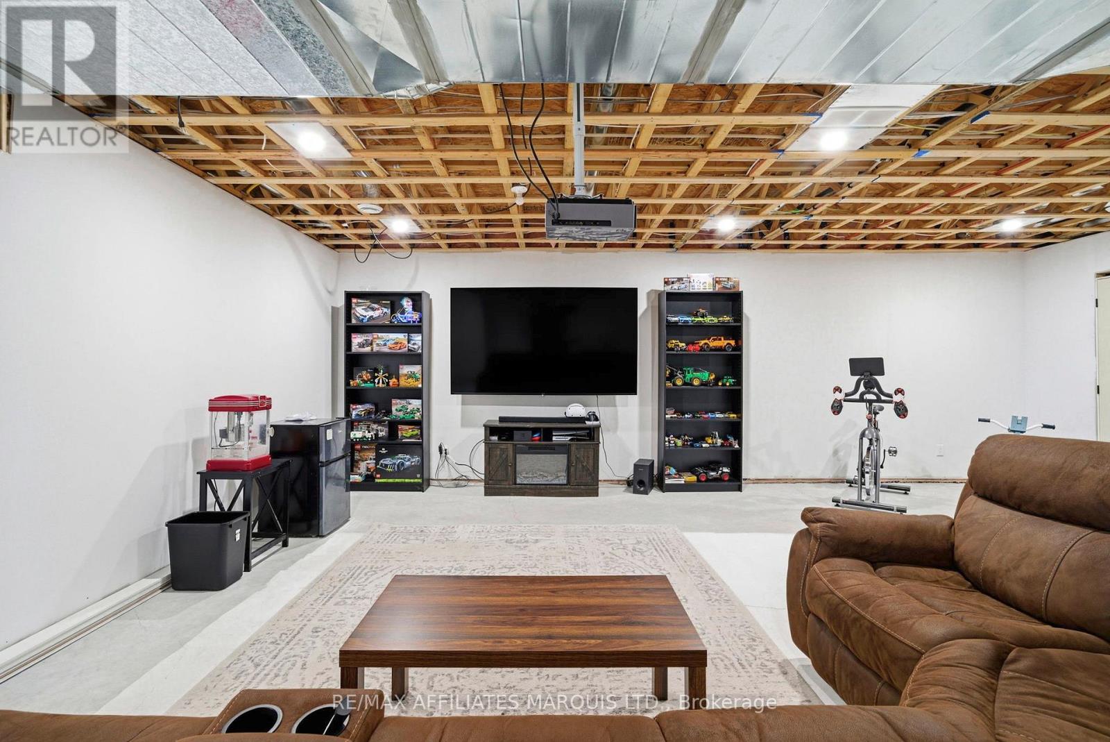 6836 James Crescent, South Glengarry, Ontario  K0C 2E0 - Photo 37 - X12967334