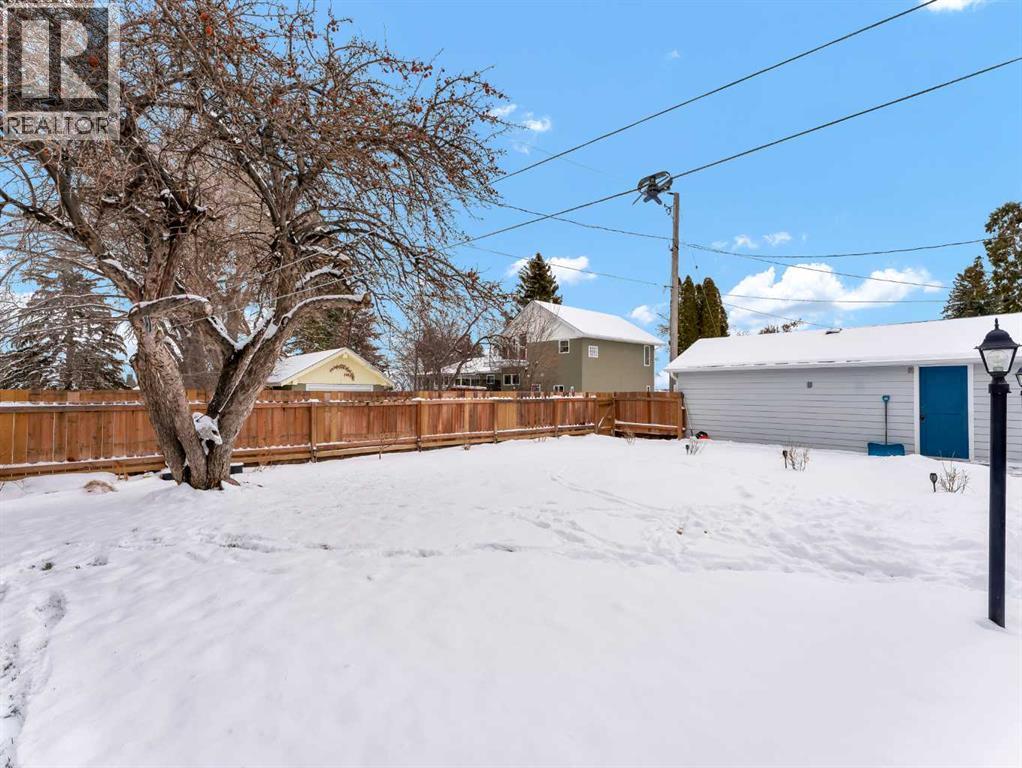 1611 10 Avenue Ne, Medicine Hat, Alberta  T1A 6G6 - Photo 32 - A2296930