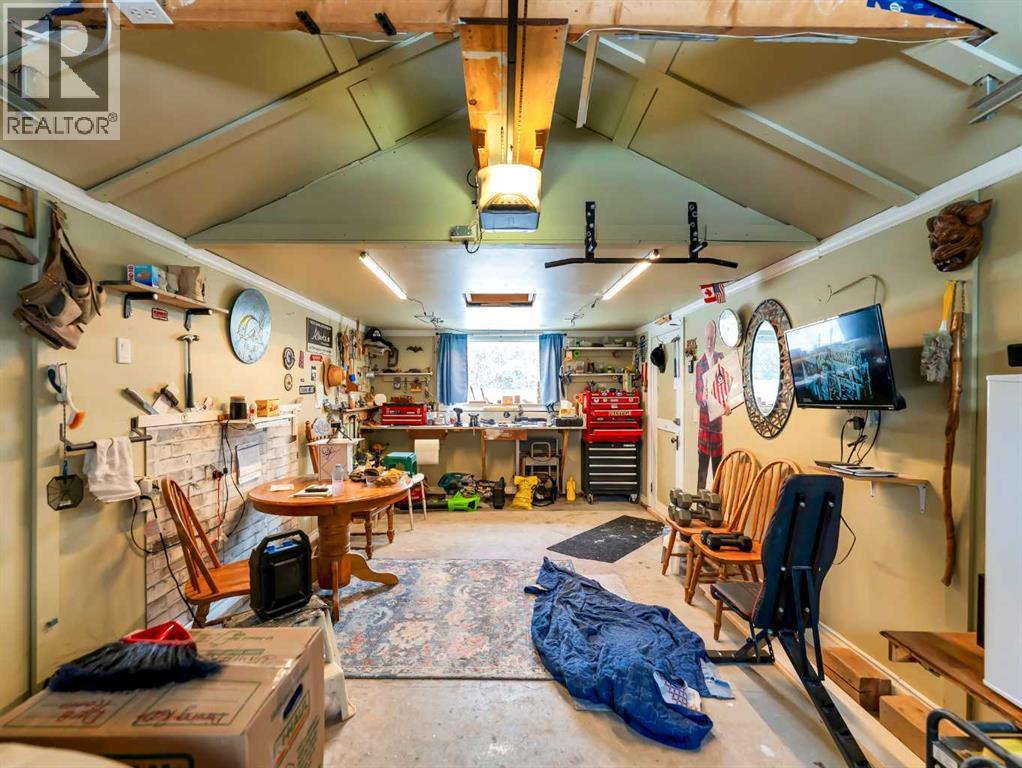 1611 10 Avenue Ne, Medicine Hat, Alberta  T1A 6G6 - Photo 39 - A2296930