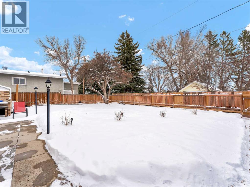 1611 10 Avenue Ne, Medicine Hat, Alberta  T1A 6G6 - Photo 35 - A2296930