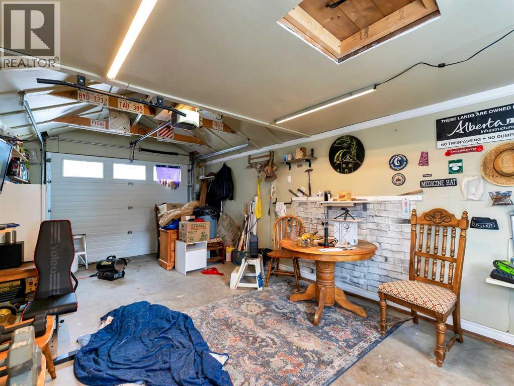 1611 10 Avenue Ne, Medicine Hat, Alberta  T1A 6G6 - Photo 38 - A2296930