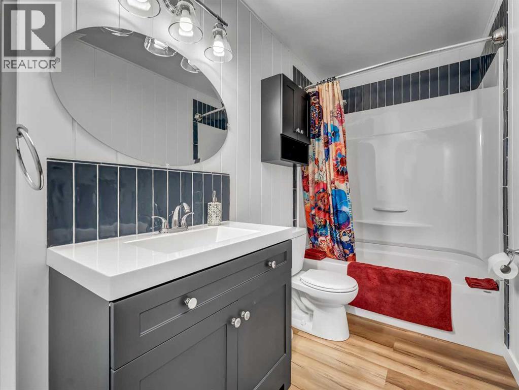 1611 10 Avenue Ne, Medicine Hat, Alberta  T1A 6G6 - Photo 12 - A2296930