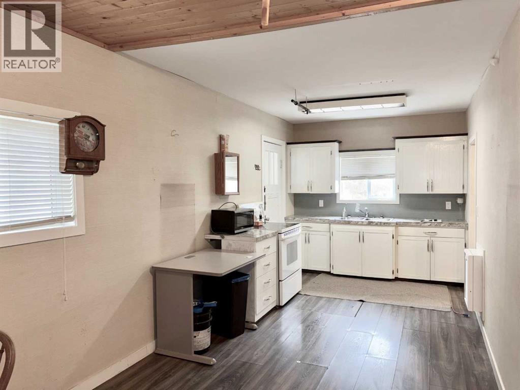 5140 48 Street, Mannville, Alberta  T0B 2W0 - Photo 6 - A2267192