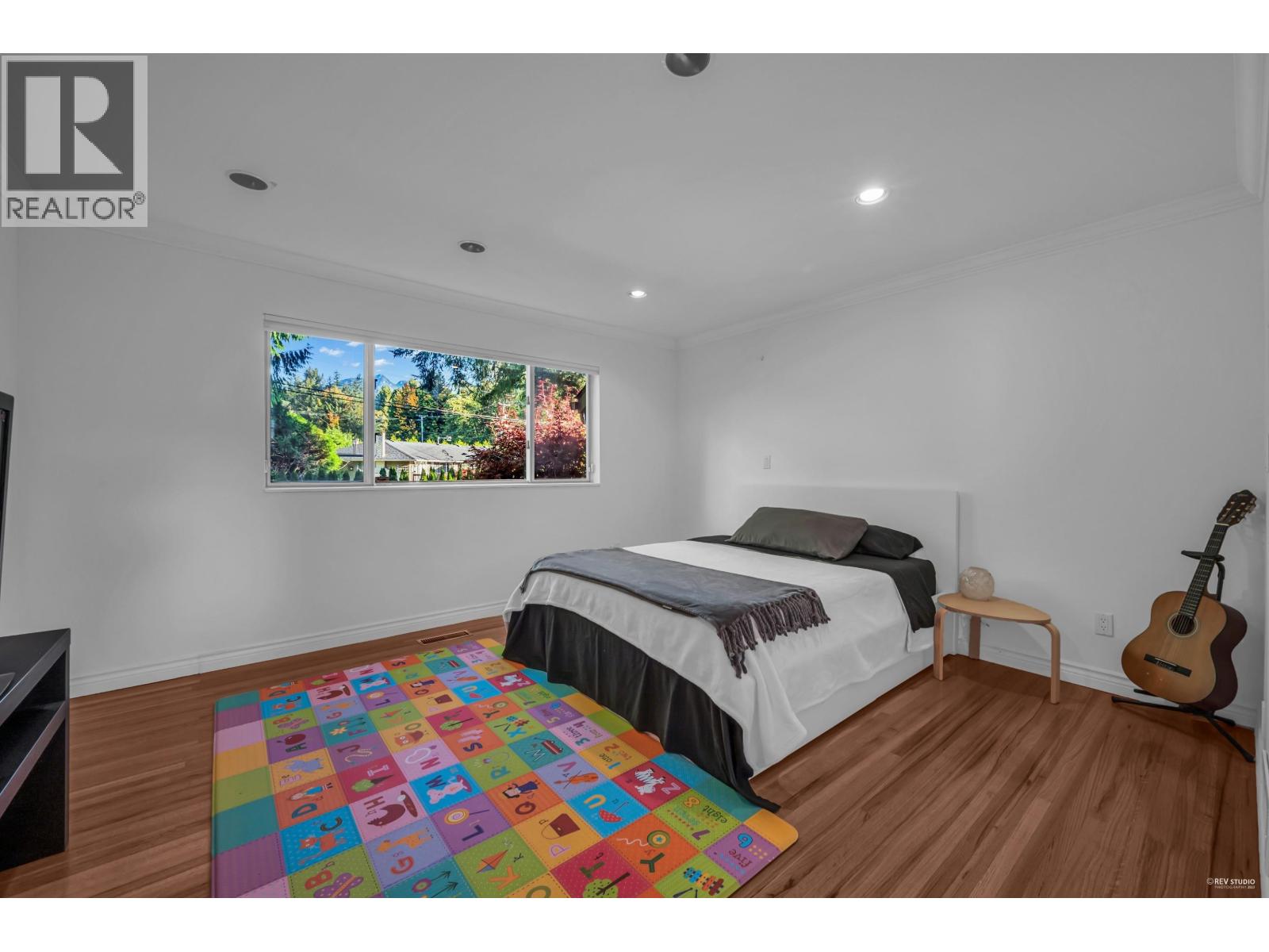 310 Macbeth Crescent, West Vancouver, British Columbia V7T 1V7 - Photo 9 - R3107645