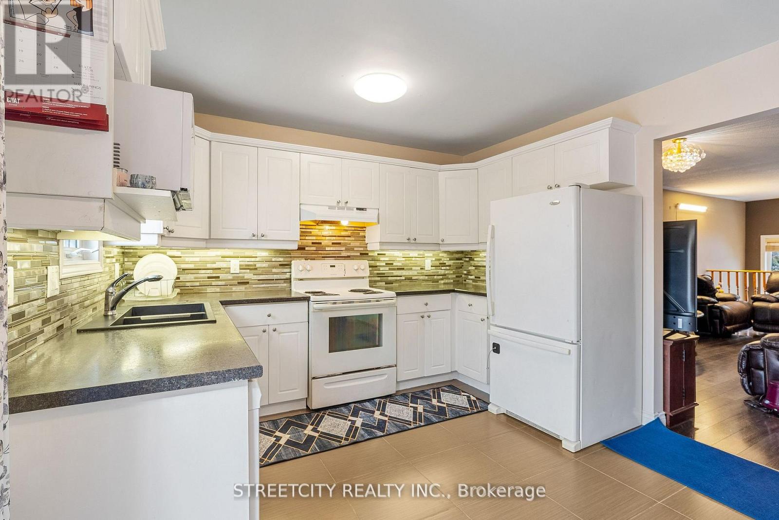 126 Meadowridge Road, London North, Ontario  N6H 5N6 - Photo 10 - X12967394