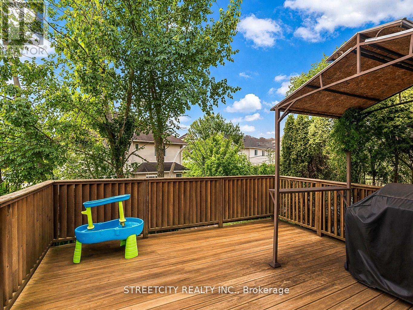 126 Meadowridge Road, London North, Ontario  N6H 5N6 - Photo 30 - X12967394