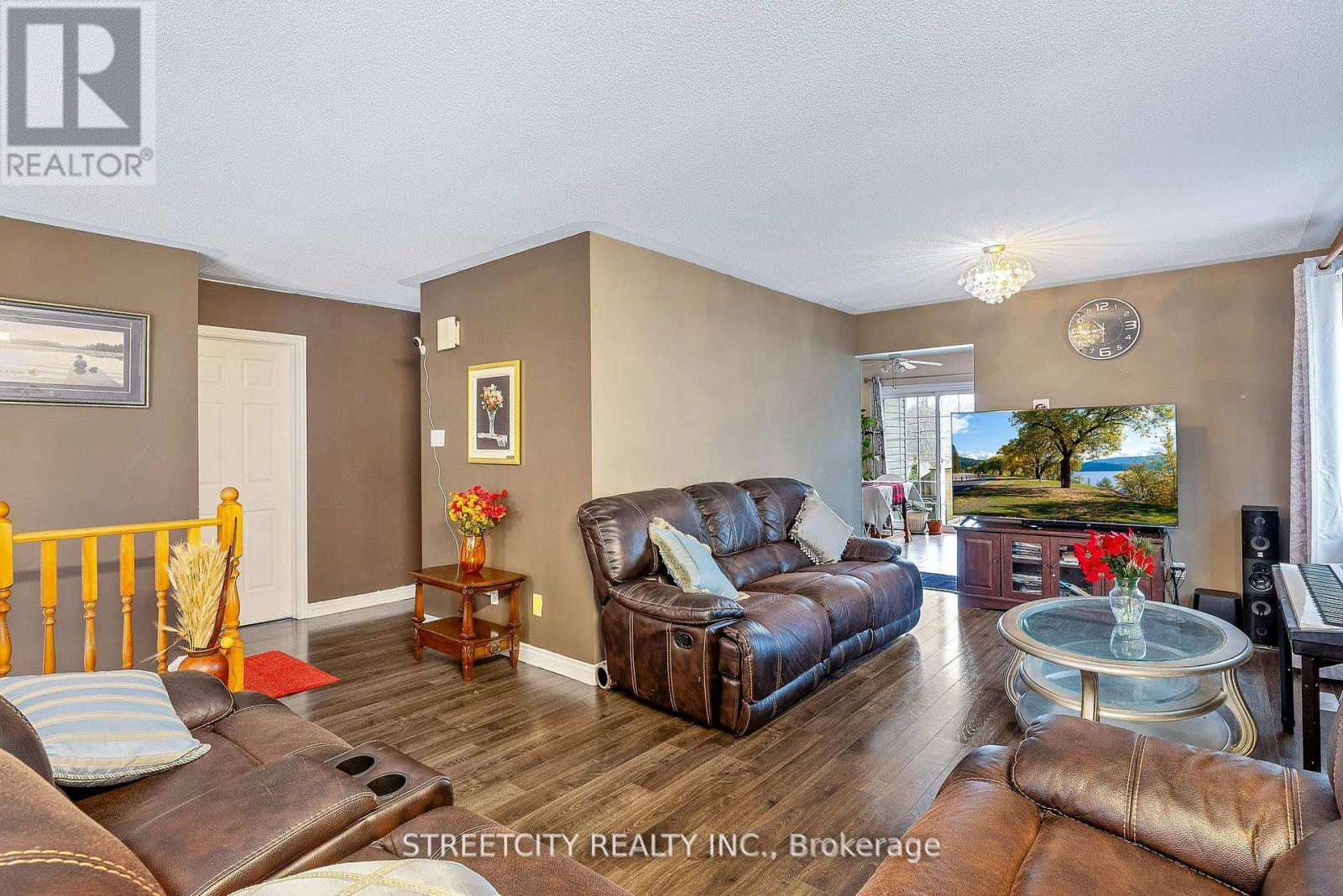 126 Meadowridge Road, London North, Ontario  N6H 5N6 - Photo 6 - X12967394