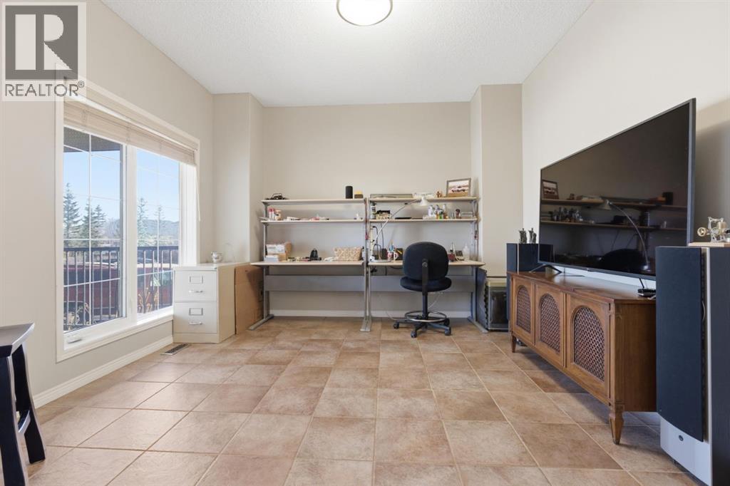 283 Springmere Link, Chestermere, Alberta  T1X 1P1 - Photo 5 - A2295112