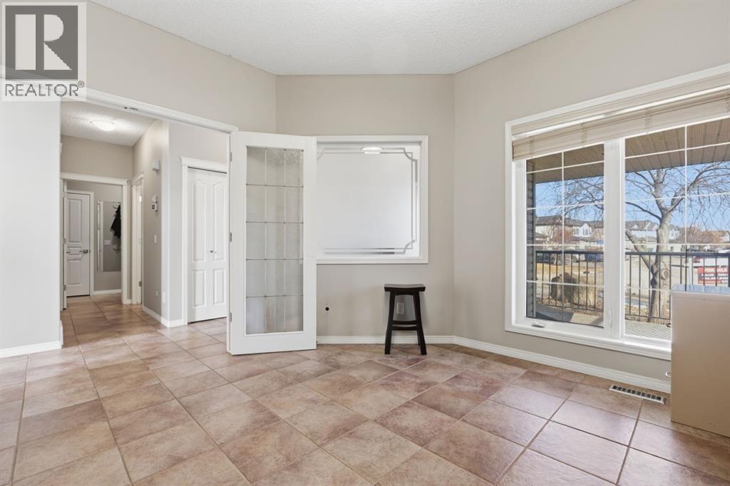 283 Springmere Link, Chestermere, Alberta  T1X 1P1 - Photo 6 - A2295112