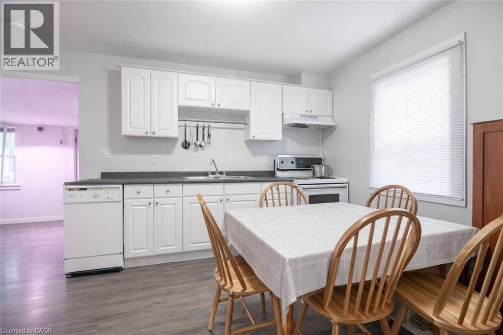 108 Queenston Street, St. Catharines, Ontario  L2R 2Z3 - Photo 4 - 40816642