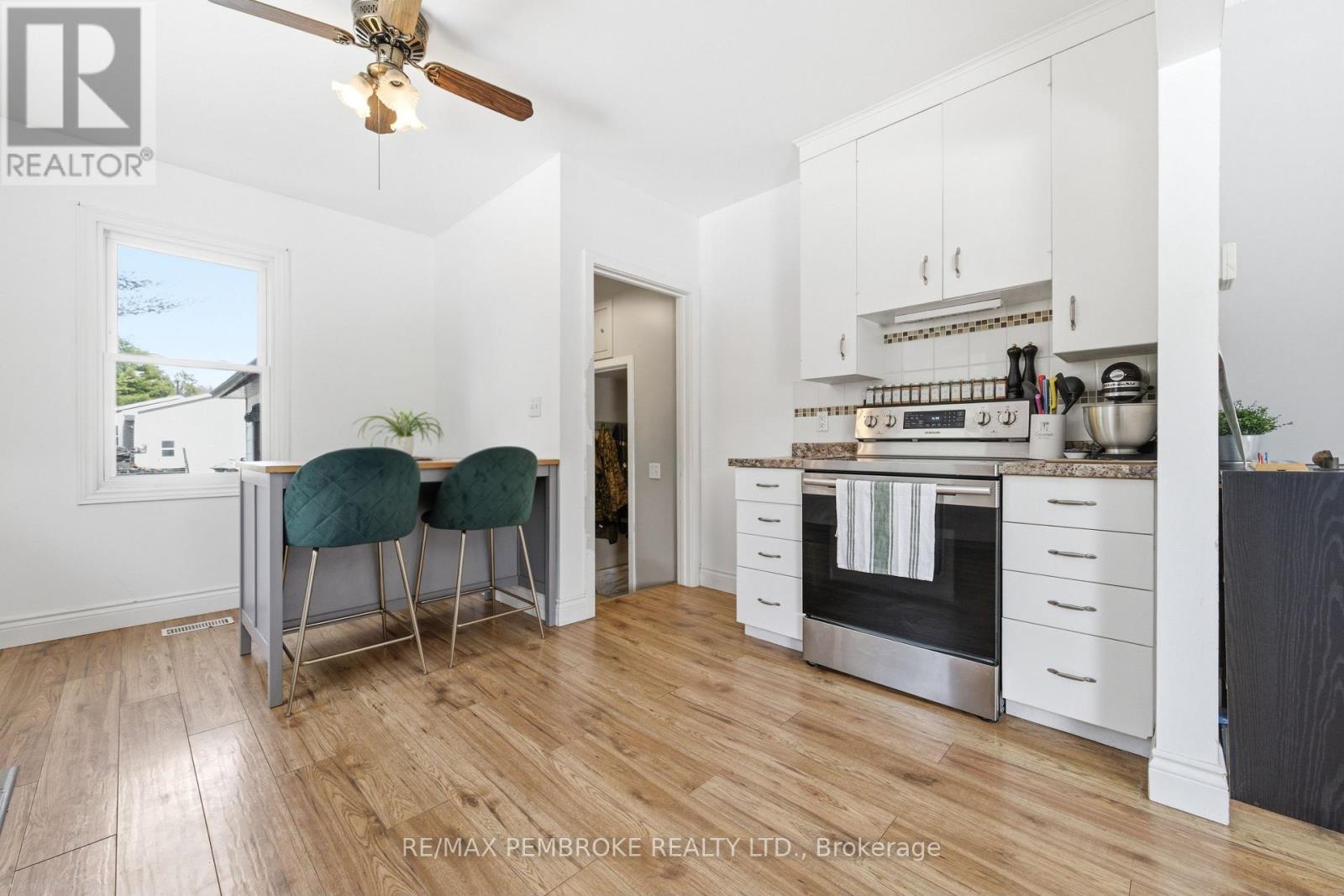 613 Airport Road, Petawawa, Ontario  K8A 6W7 - Photo 14 - X12967216