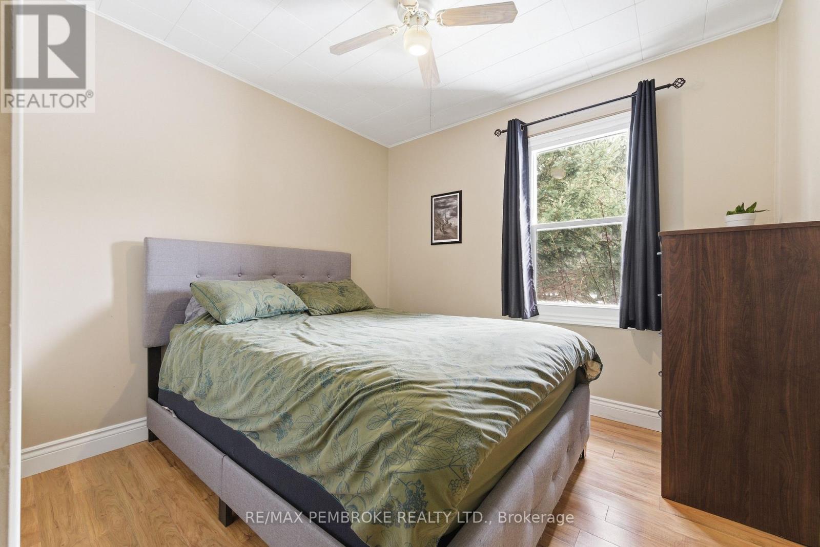 613 Airport Road, Petawawa, Ontario  K8A 6W7 - Photo 17 - X12967216