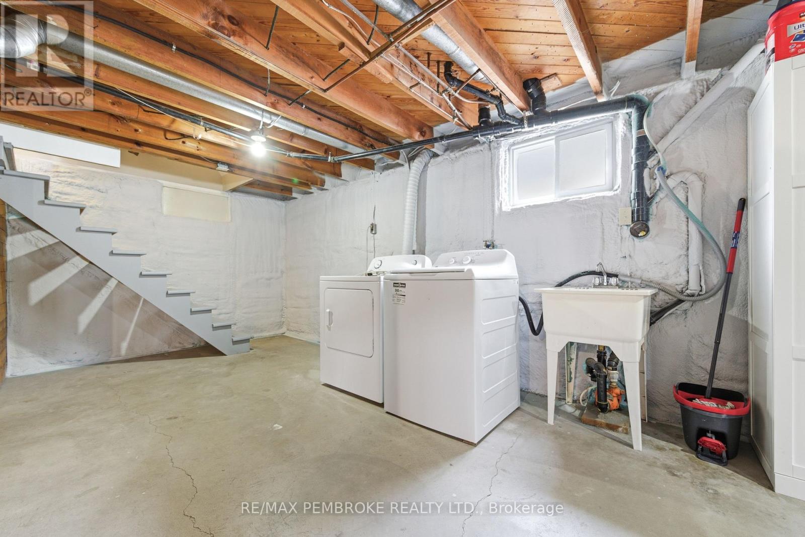 613 Airport Road, Petawawa, Ontario  K8A 6W7 - Photo 25 - X12967216