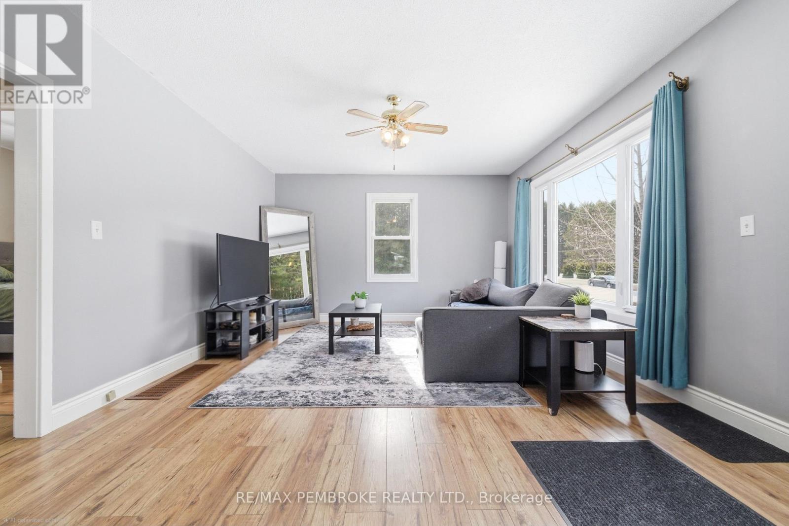 613 Airport Road, Petawawa, Ontario  K8A 6W7 - Photo 3 - X12967216