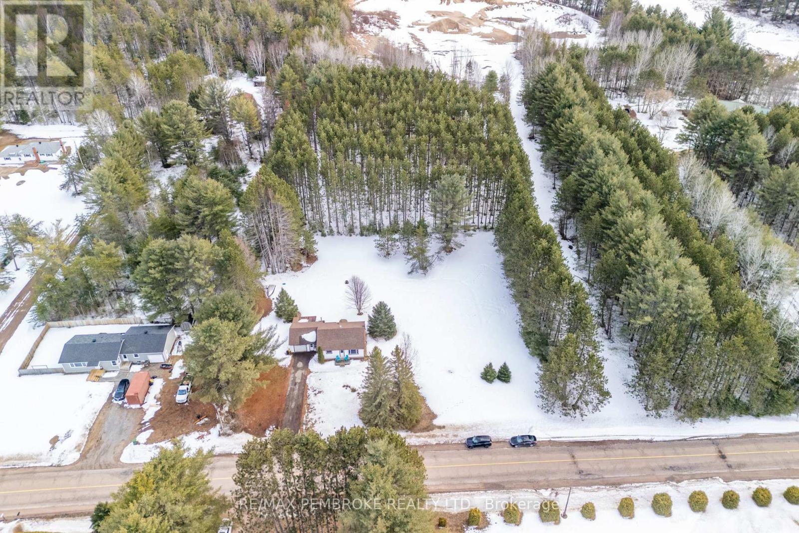 613 Airport Road, Petawawa, Ontario  K8A 6W7 - Photo 37 - X12967216