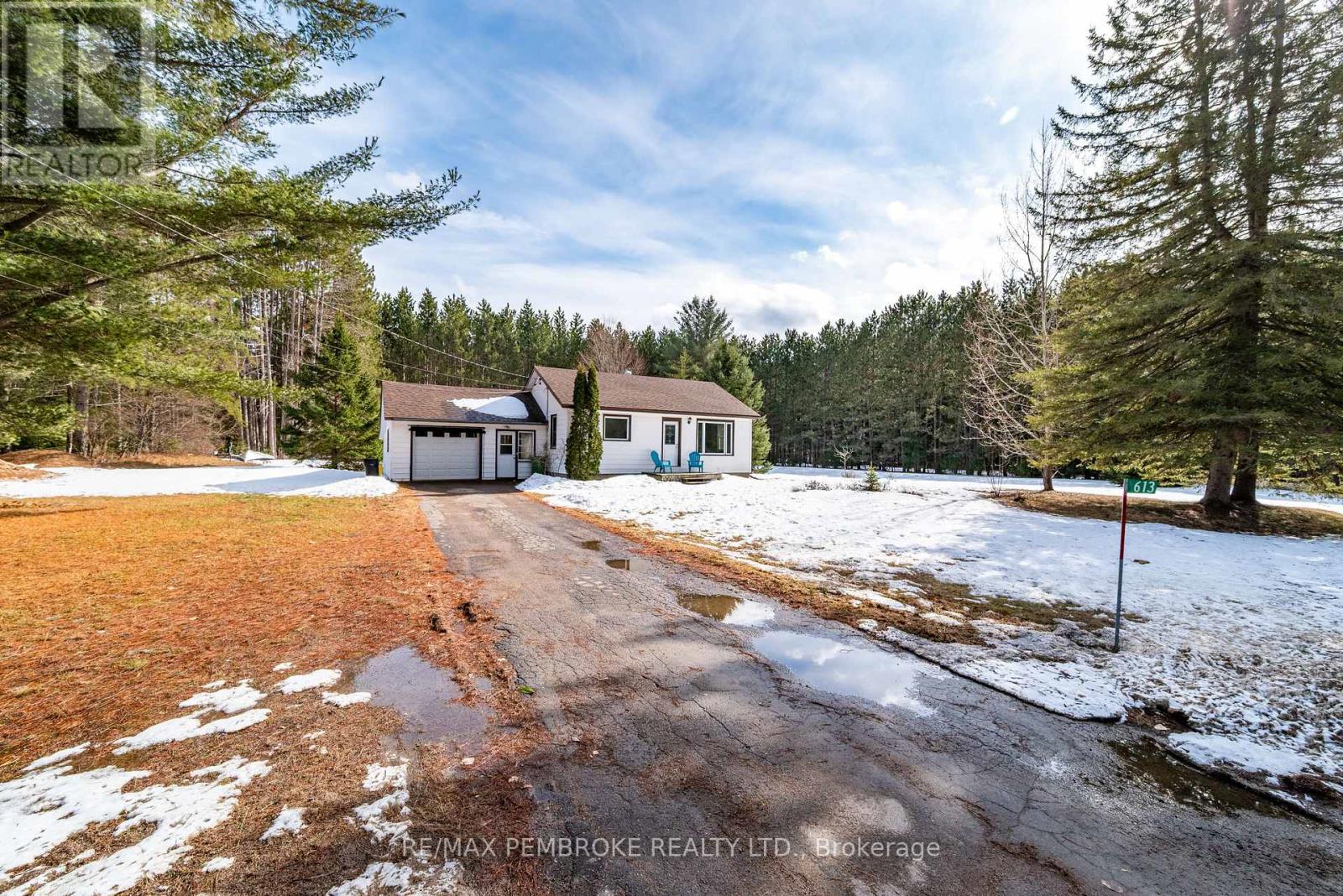 613 Airport Road, Petawawa, Ontario  K8A 6W7 - Photo 39 - X12967216