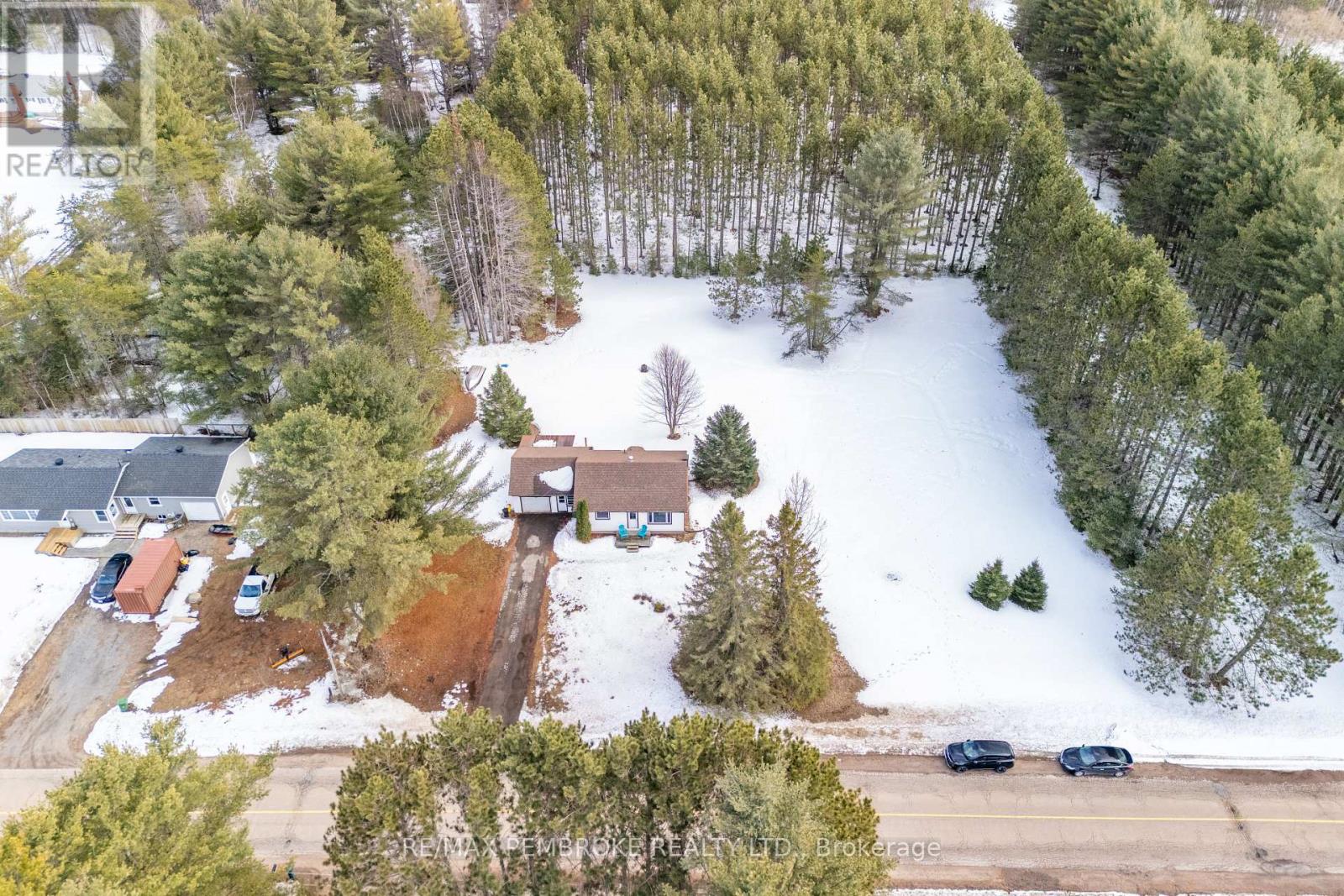 613 Airport Road, Petawawa, Ontario  K8A 6W7 - Photo 40 - X12967216