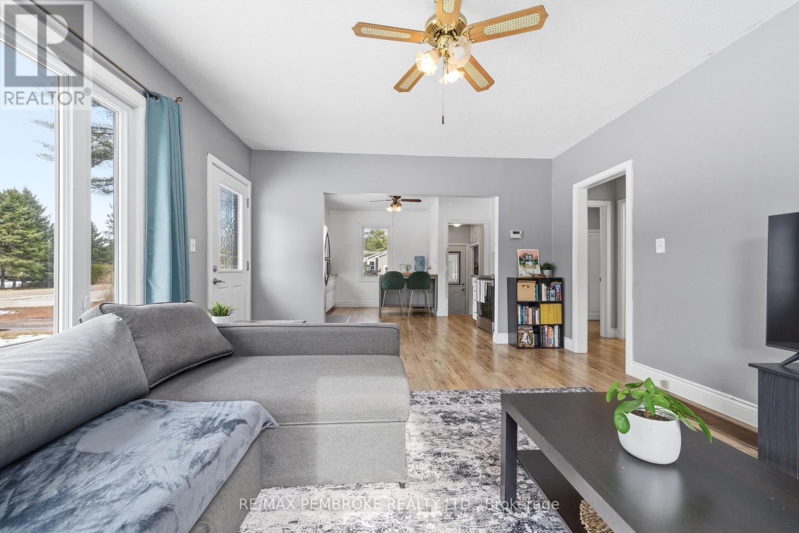 613 Airport Road, Petawawa, Ontario  K8A 6W7 - Photo 6 - X12967216