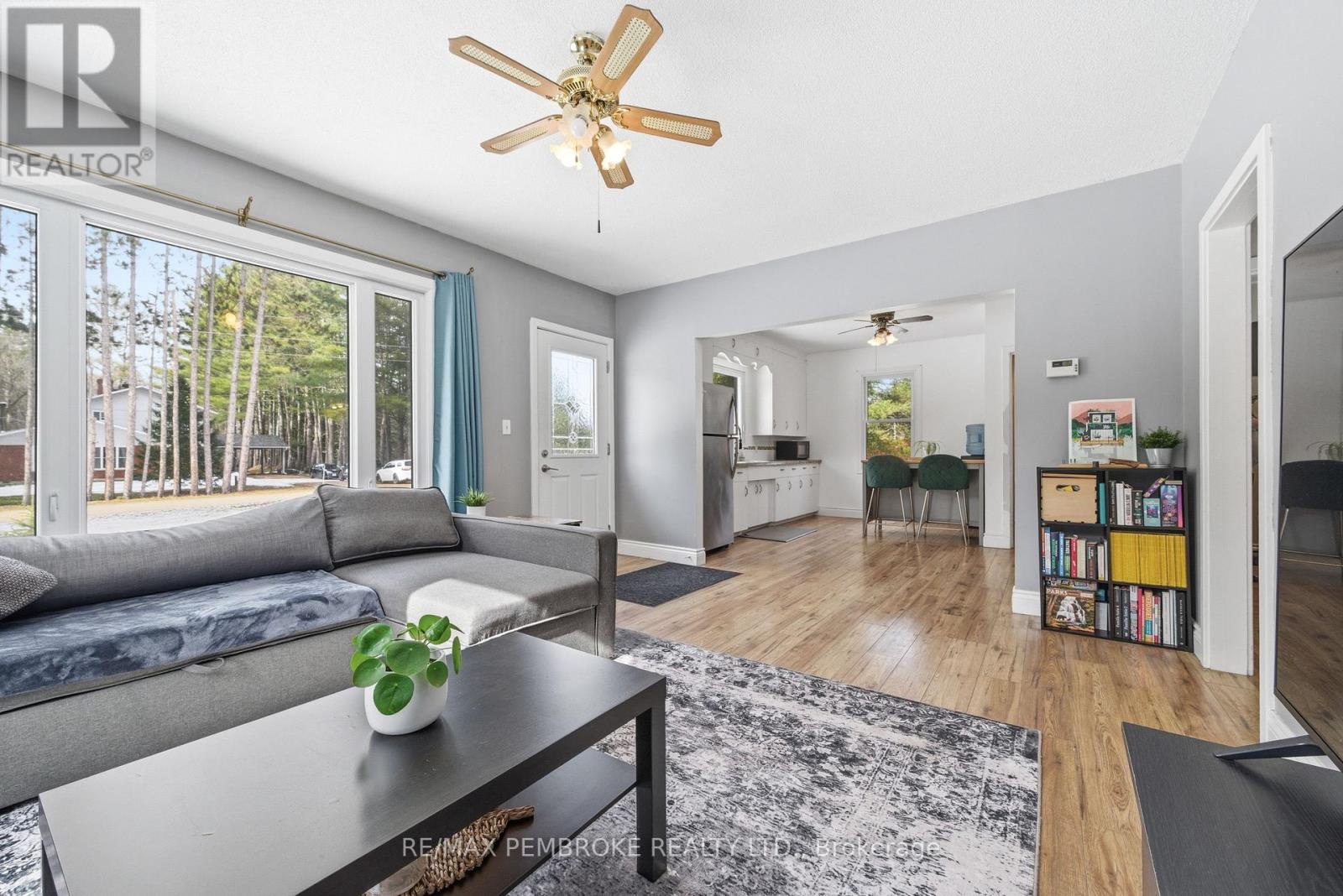 613 Airport Road, Petawawa, Ontario  K8A 6W7 - Photo 7 - X12967216