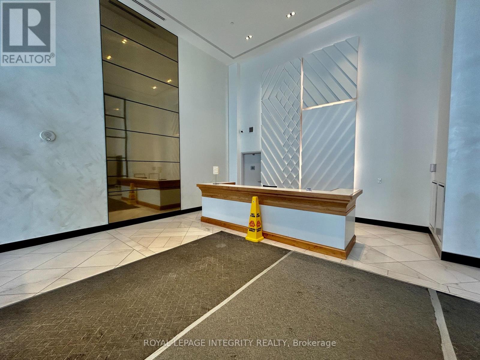 910 - 255 Bay Street, Ottawa, Ontario  K1R 0C5 - Photo 4 - X12967230