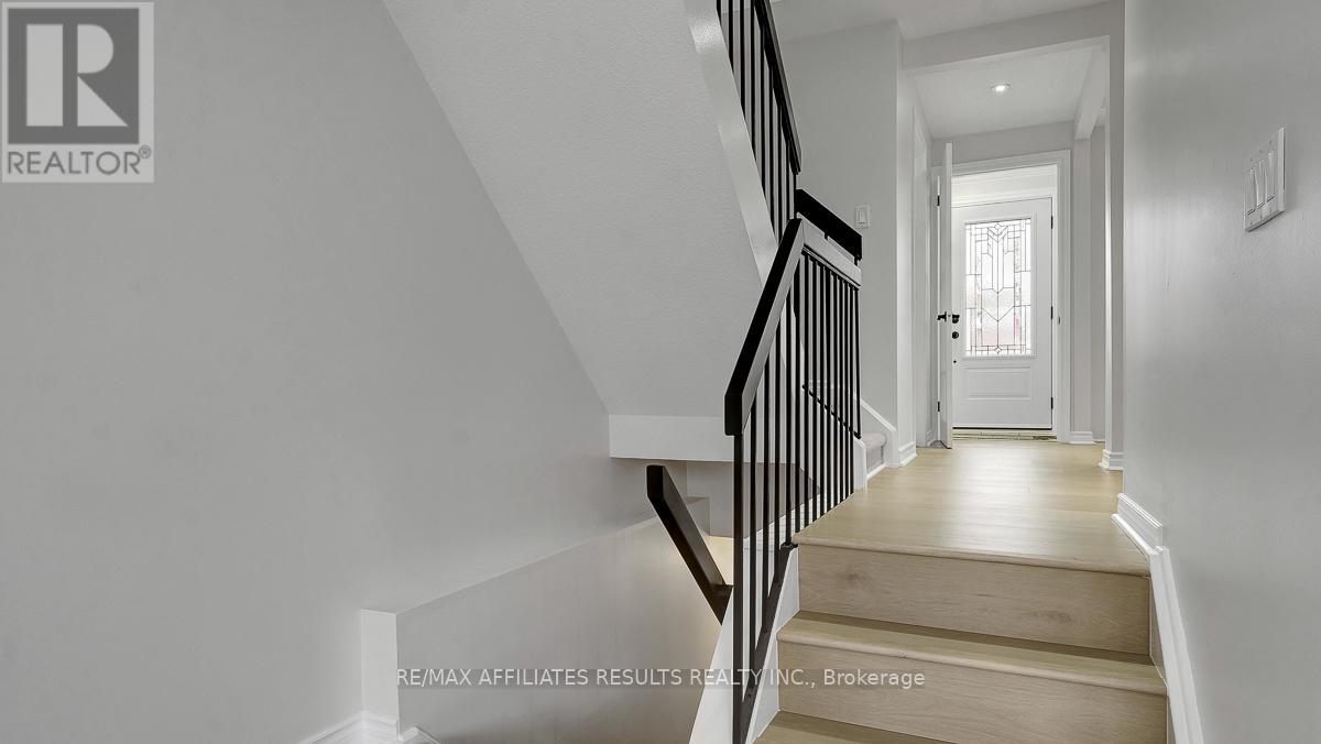 195 Sherway Drive, Ottawa, Ontario  K2J 1Y1 - Photo 5 - X12967340