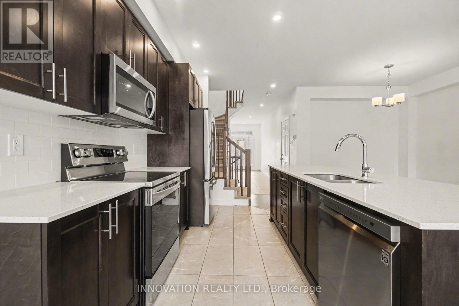 646 Rathburn Lane, Ottawa, Ontario  K1T 0V9 - Photo 10 - X12967404