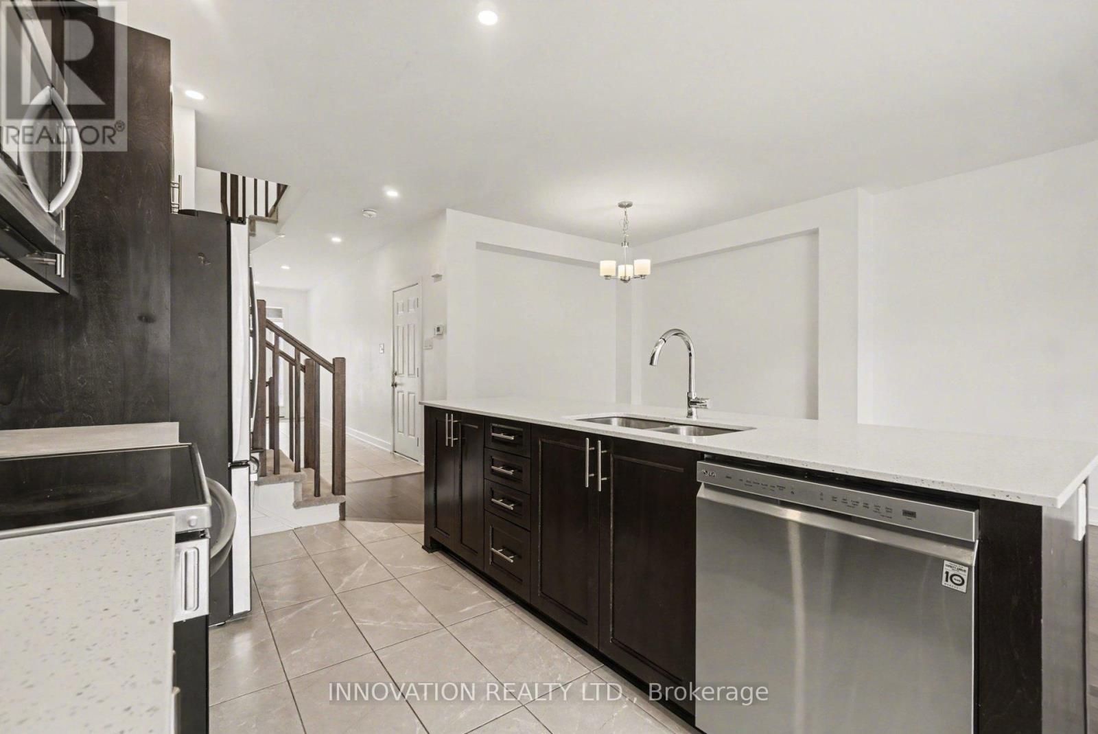 646 Rathburn Lane, Ottawa, Ontario  K1T 0V9 - Photo 11 - X12967404