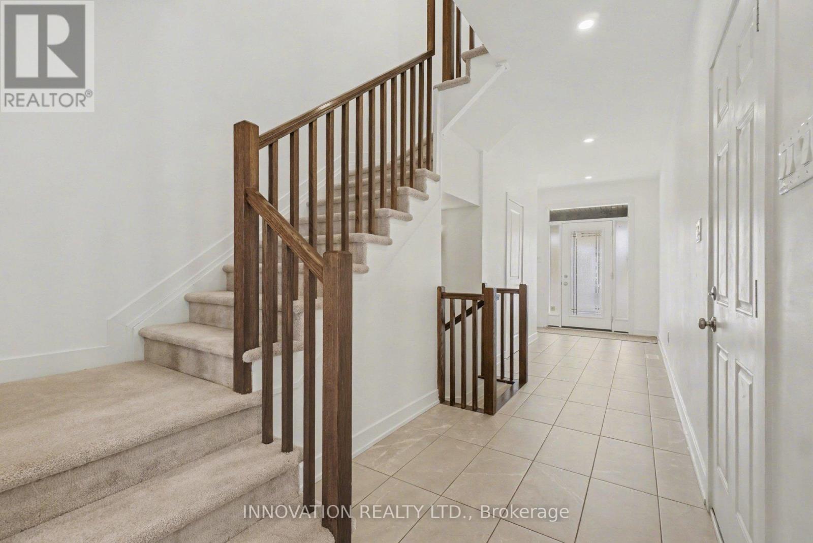 646 Rathburn Lane, Ottawa, Ontario  K1T 0V9 - Photo 3 - X12967404