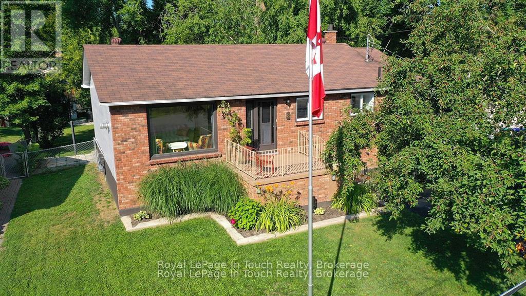 8 CYRIL MARTIN PLACE, Severn, Ontario