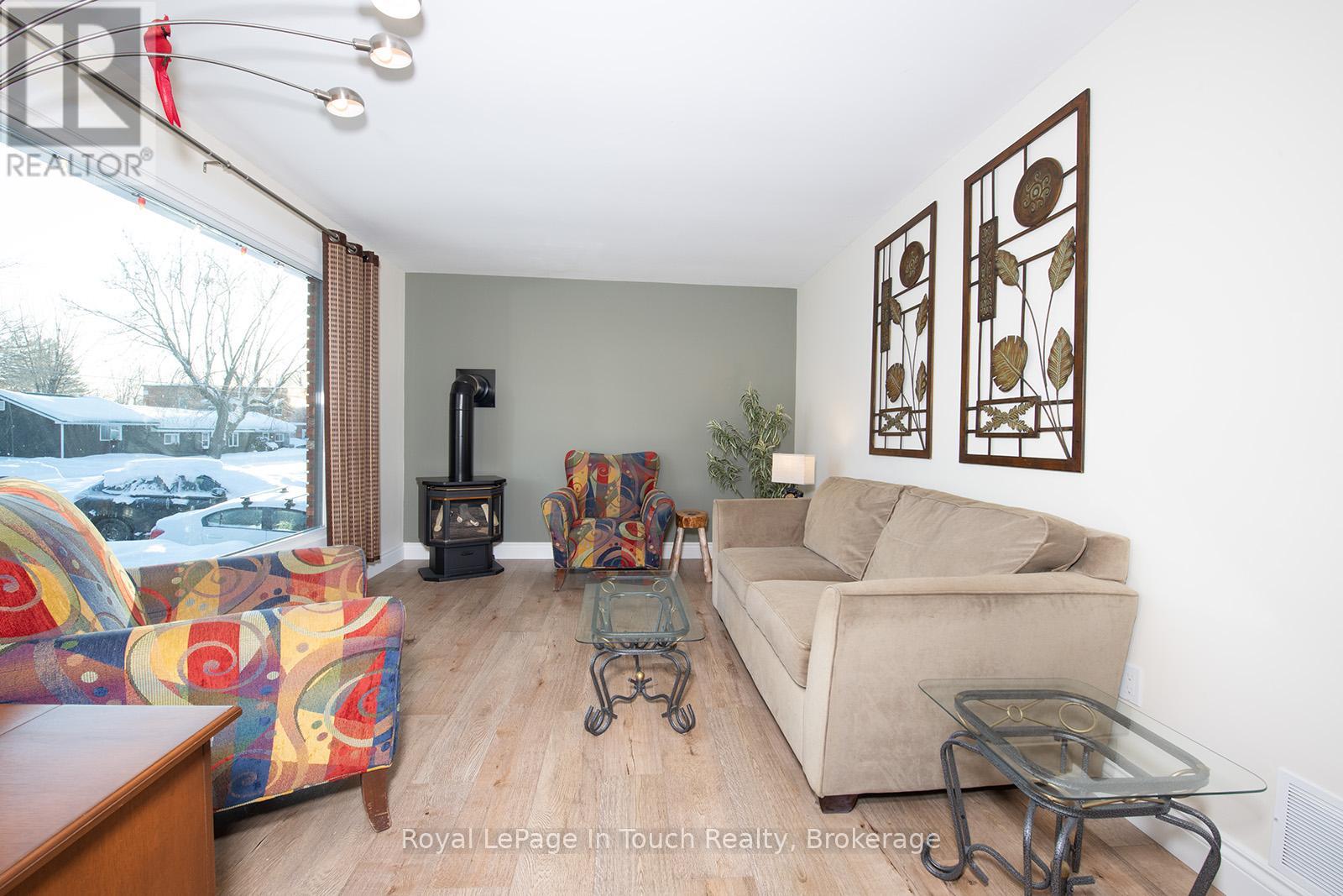 8 Cyril Martin Place, Severn, Ontario  L0K 1E0 - Photo 12 - S12809396