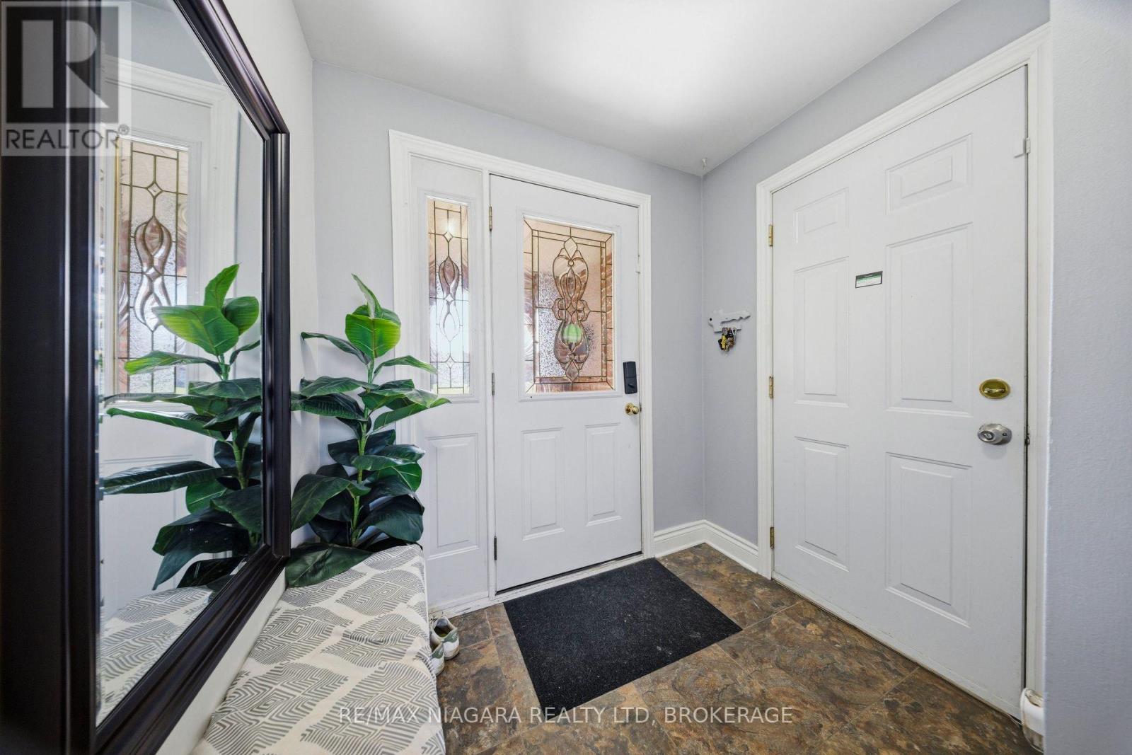 40 Via Dell Monte Street, St. Catharines, Ontario  L2T 3Y2 - Photo 6 - X12967202