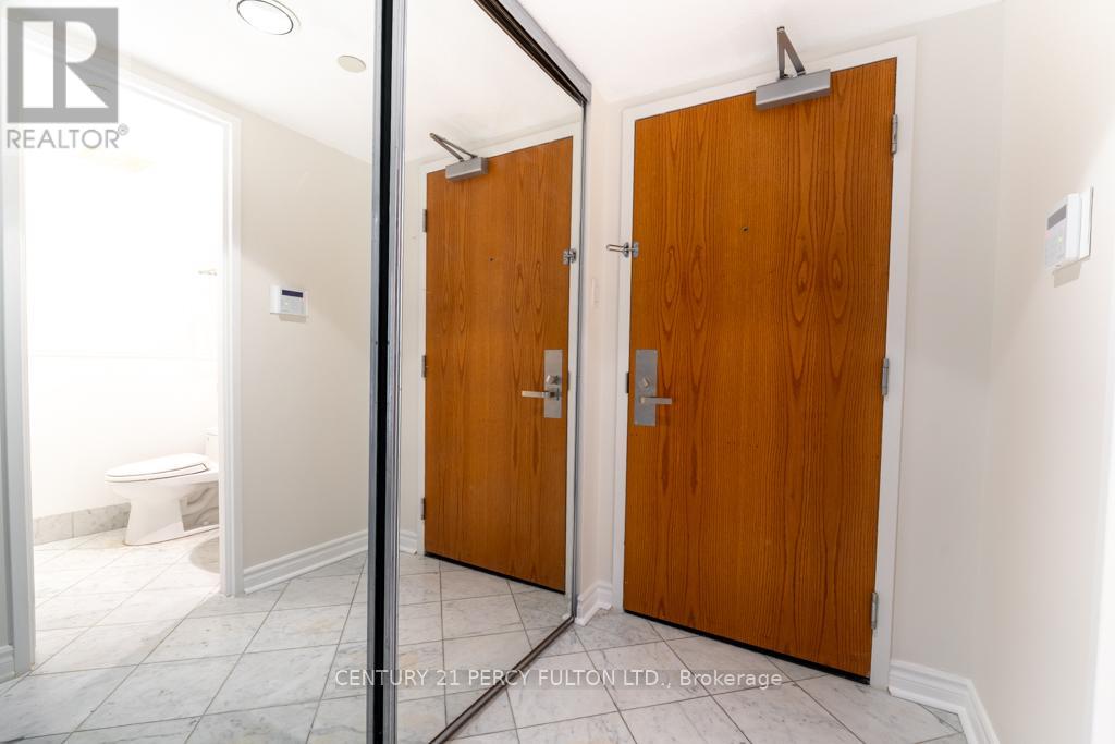 415 - 38 Elm Street, Toronto, Ontario  M5G 2K5 - Photo 2 - C12947934