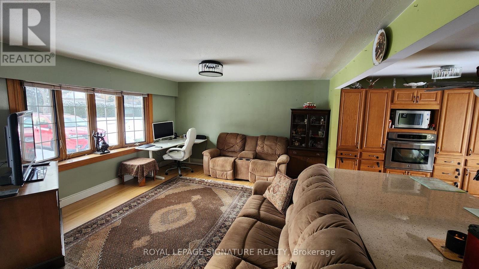 601 Conacher Drive, Toronto, Ontario  M2M 3M9 - Photo 2 - C12967214