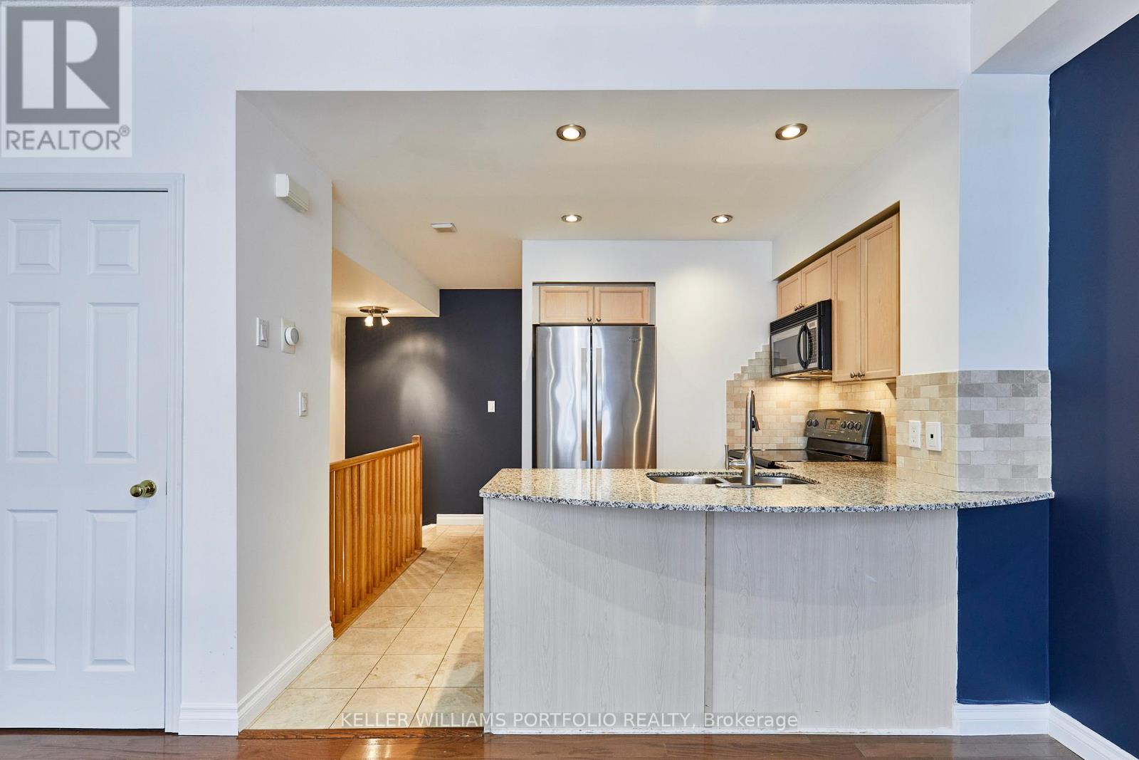 363 - 32 Stadium Road, Toronto, Ontario  M5V 3P4 - Photo 4 - C12967344