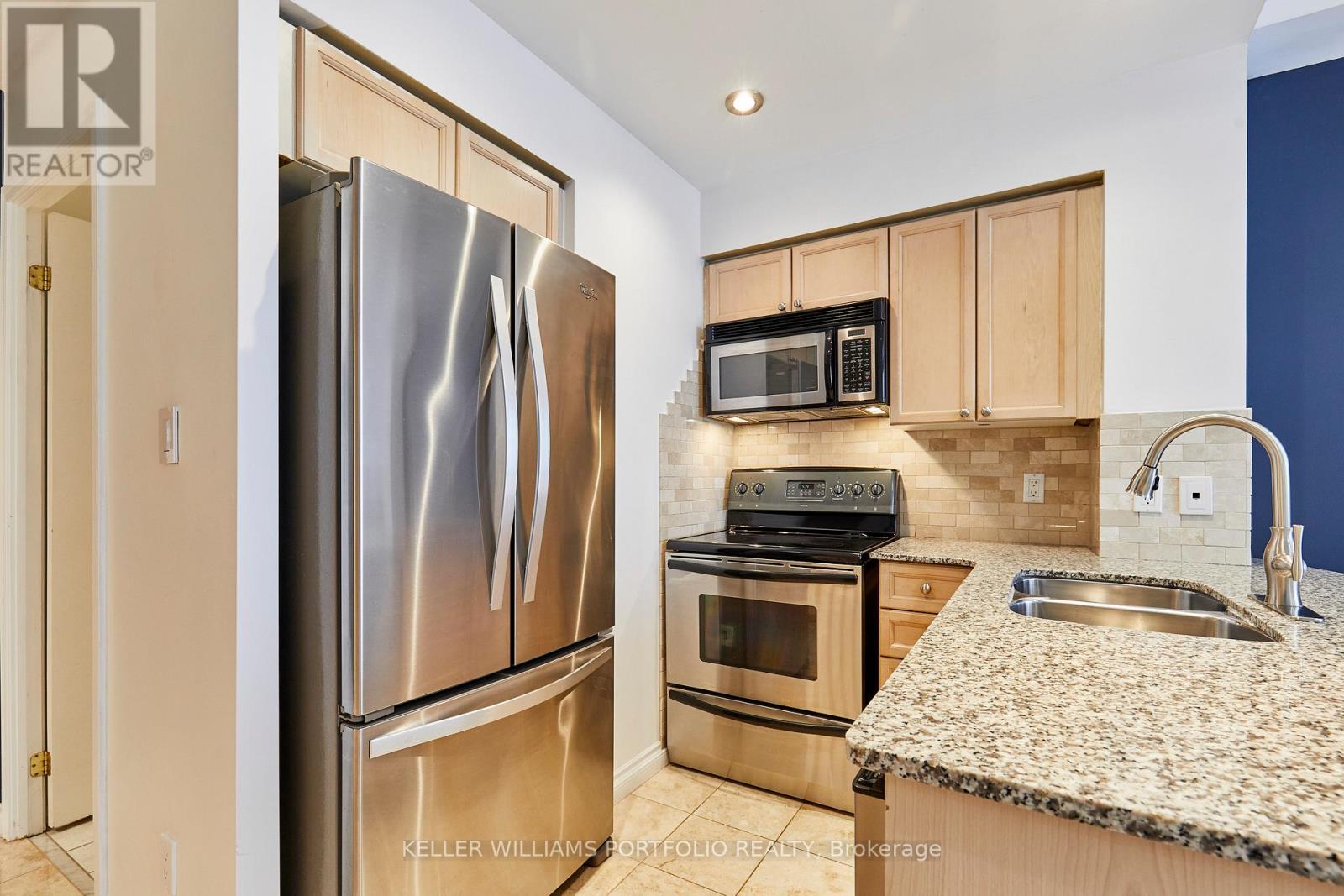 363 - 32 Stadium Road, Toronto, Ontario  M5V 3P4 - Photo 6 - C12967344