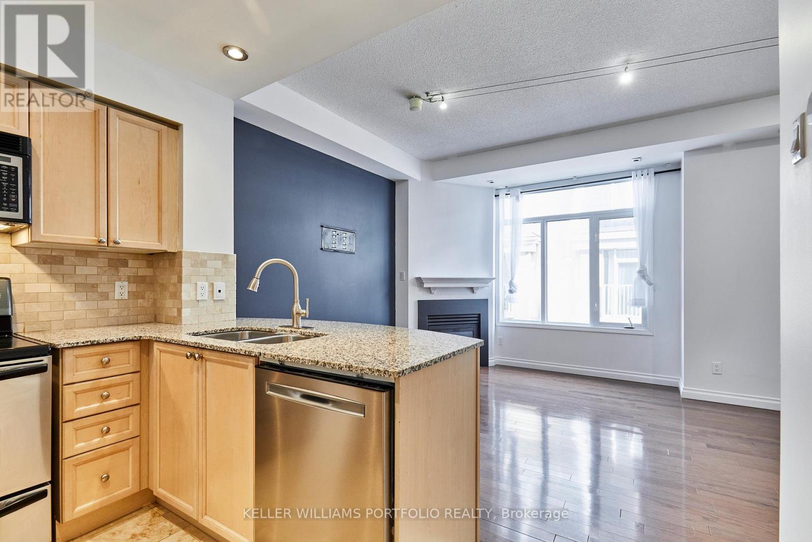 363 - 32 Stadium Road, Toronto, Ontario  M5V 3P4 - Photo 7 - C12967344