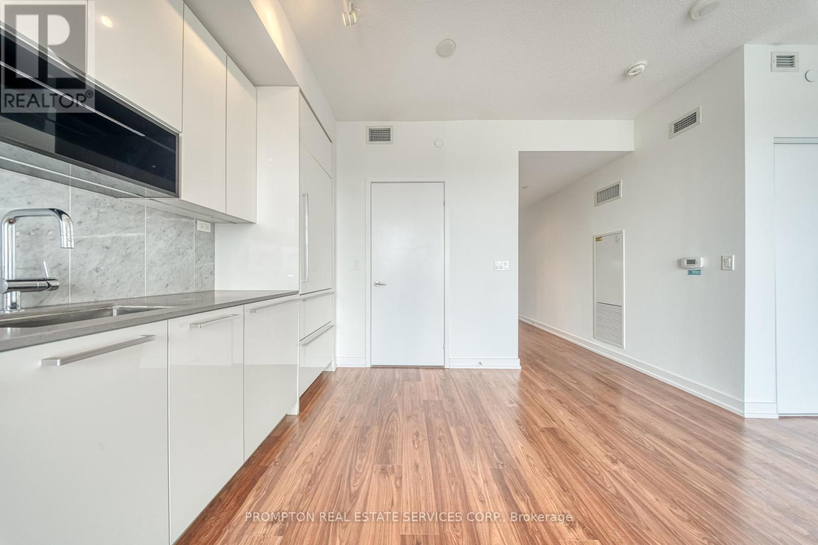 2801 - 117 Mcmahon Drive, Toronto, Ontario  M2K 0E4 - Photo 4 - C12967346