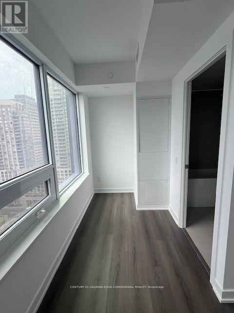 2015 - 8 Wellesley Street, Toronto, Ontario  M4Y 0J5 - Photo 16 - C12967440