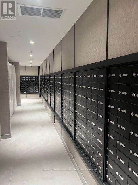 2015 - 8 Wellesley Street, Toronto, Ontario  M4Y 0J5 - Photo 2 - C12967440