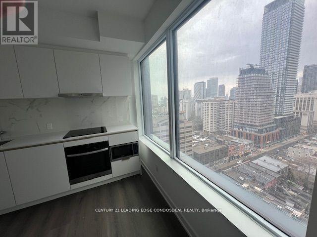 2015 - 8 Wellesley Street, Toronto, Ontario  M4Y 0J5 - Photo 6 - C12967440