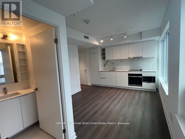 2015 - 8 Wellesley Street, Toronto, Ontario  M4Y 0J5 - Photo 9 - C12967440