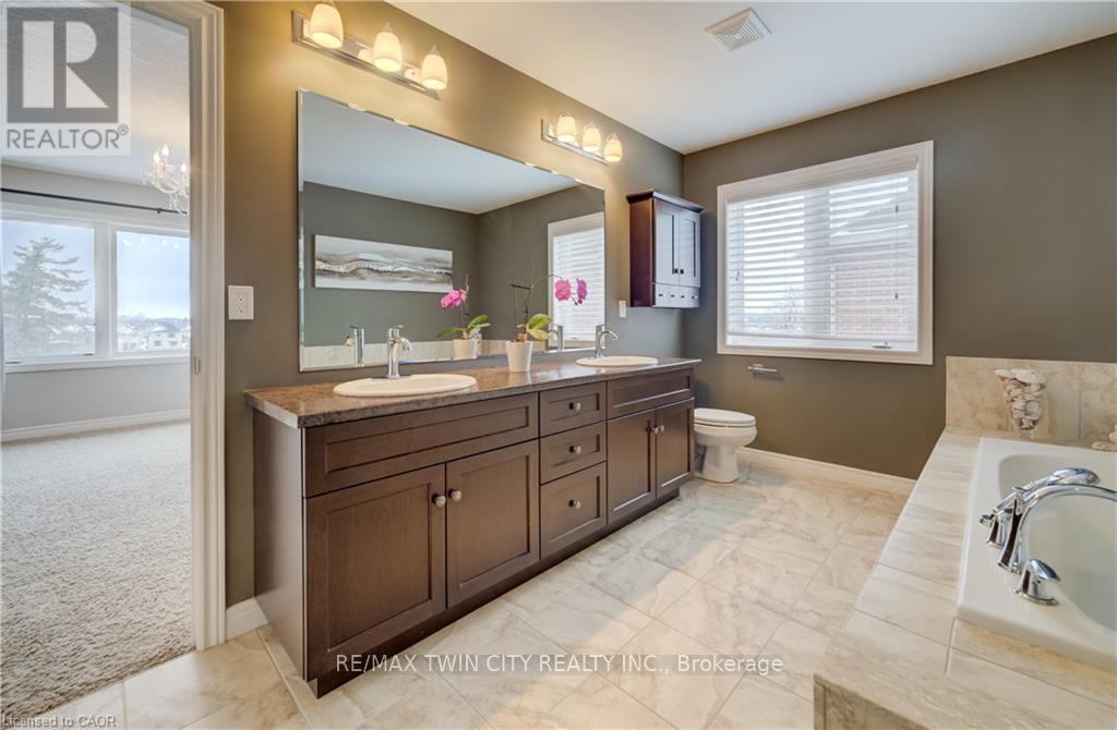 928 Evens Pond Court, Kitchener, Ontario  N2R 0B8 - Photo 32 - X12820788