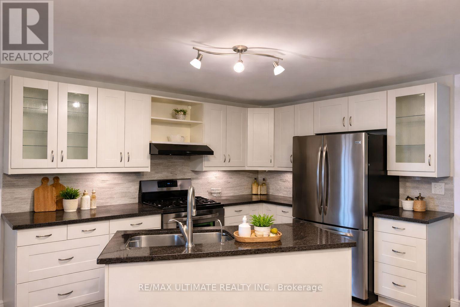 103 Wiley Avenue, Toronto, Ontario  M4J 3W5 - Photo 8 - E12967356