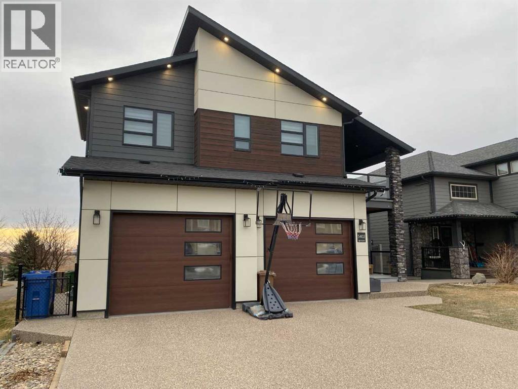 5402 43 Street, Taber, Alberta  T1G 0E2 - Photo 2 - A2299635