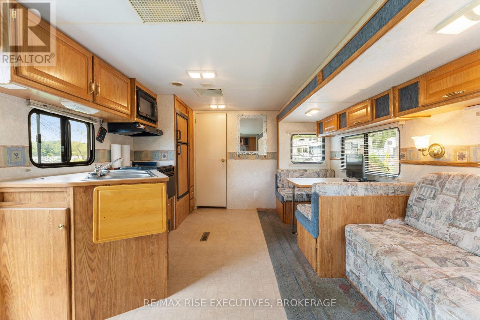 13 - 9 Glenford Lane, Frontenac, Ontario K0H 1T0 - Photo 3 - X12967318