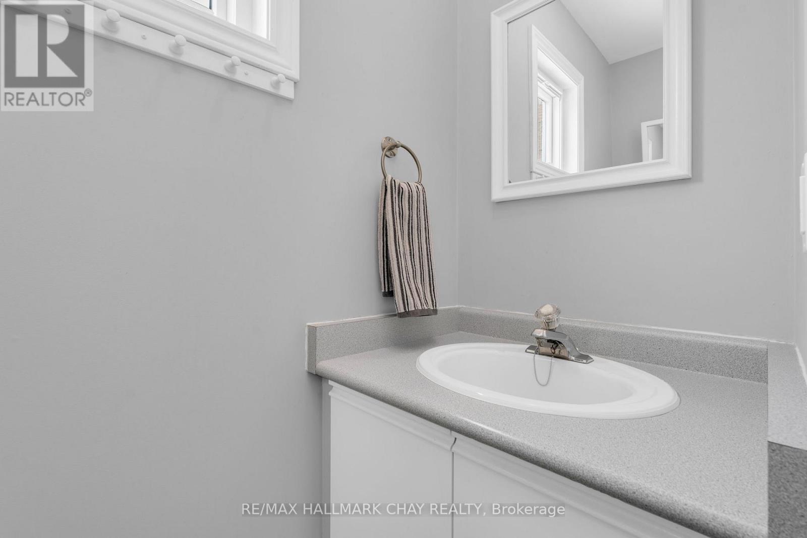 20 Daniele Avenue S, New Tecumseth (Beeton), Ontario  L0G 1A0 - Photo 12 - N12967332