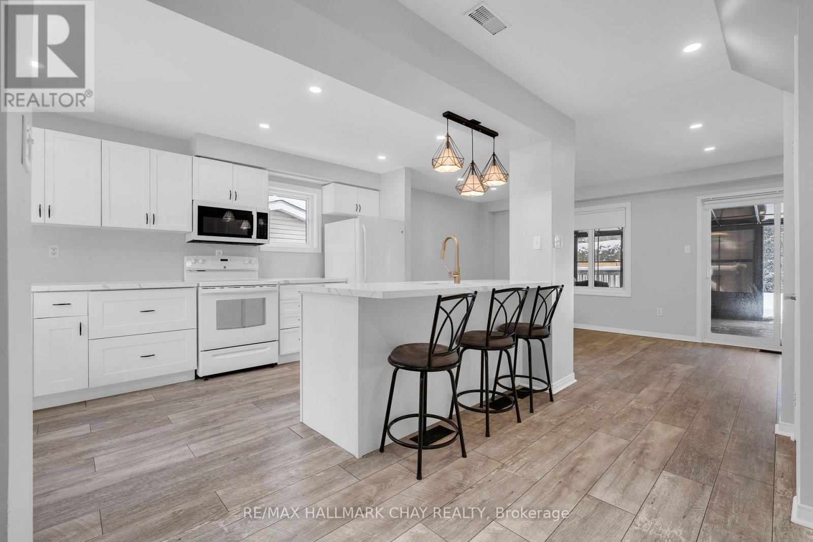 20 Daniele Avenue S, New Tecumseth (Beeton), Ontario  L0G 1A0 - Photo 7 - N12967332