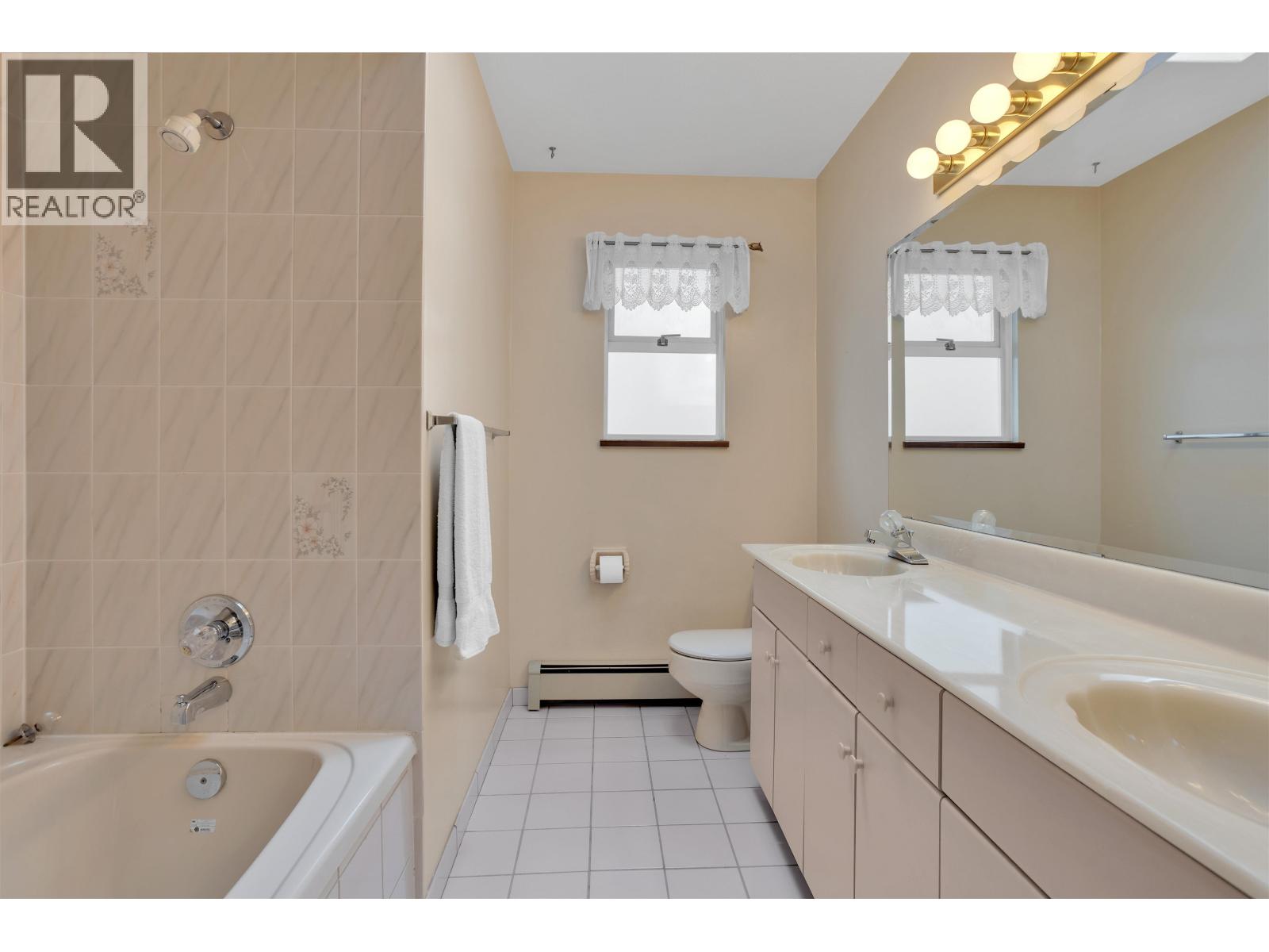 3240 Clive Avenue, Vancouver, British Columbia  V5R 4V2 - Photo 25 - R3107322