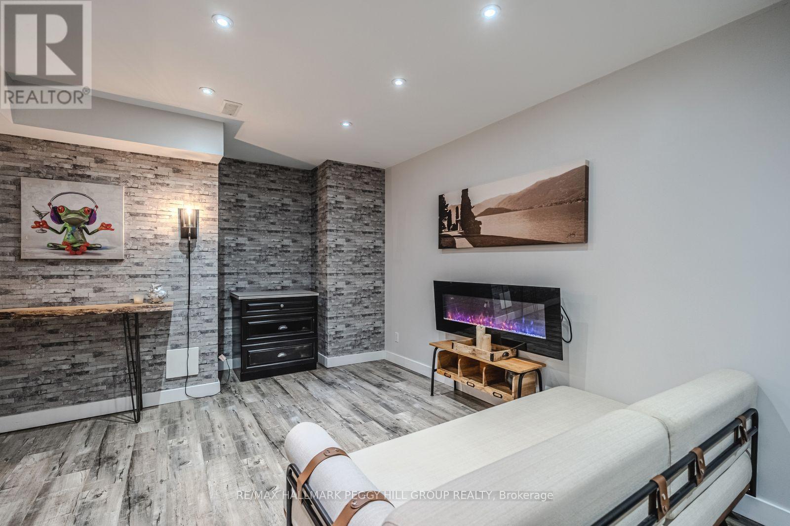 11 Oakmont Avenue, Oro-Medonte (Horseshoe Valley), Ontario  L0L 2L0 - Photo 12 - S12967338