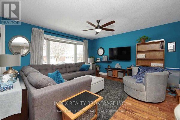 18 Bothwell Crescent, Barrie (Wellington), Ontario  L4M 2S6 - Photo 2 - S12967378